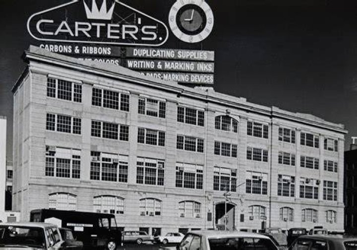 Did carters close their stores?